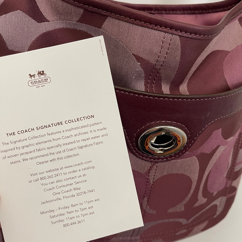 Coach Signature Collection crossbody purse - Picture 3 of 6
